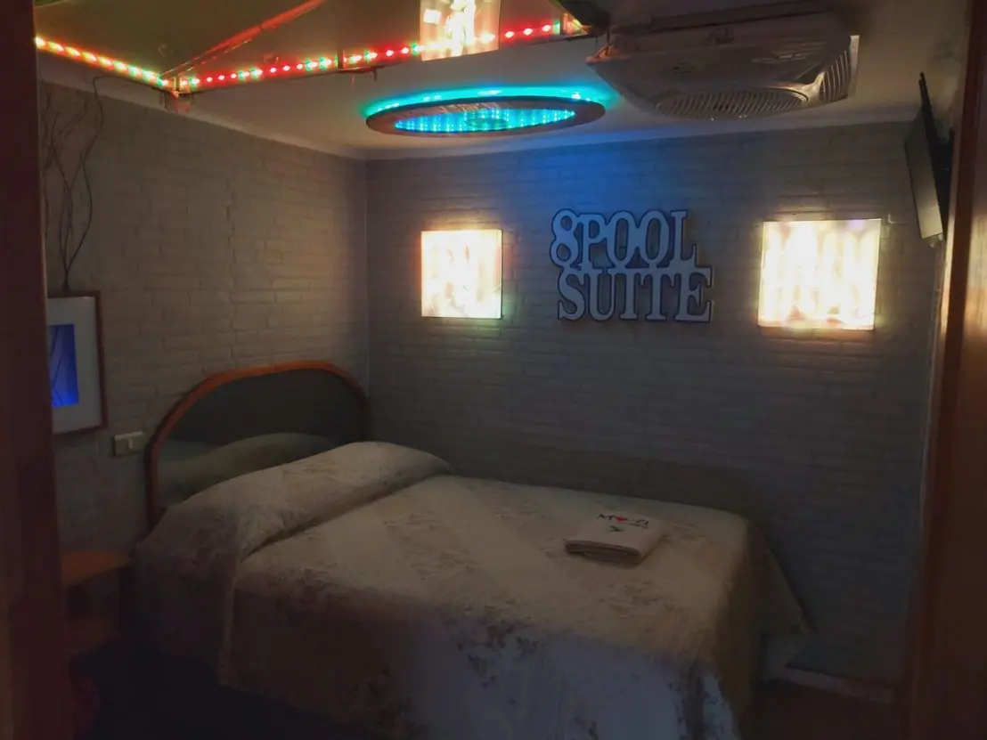 Delirius Hotel Express