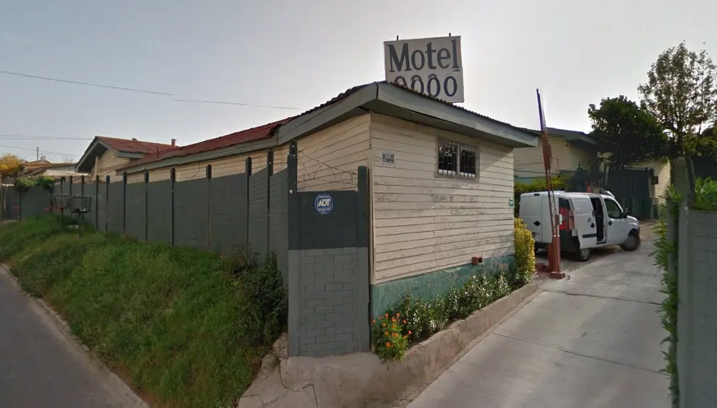 Motel 2000