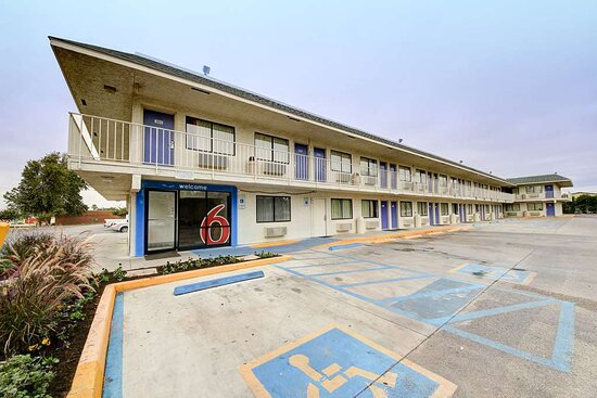 Motel 102