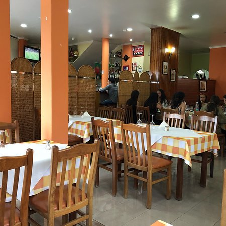 Restaurante Y Residencial En Familia